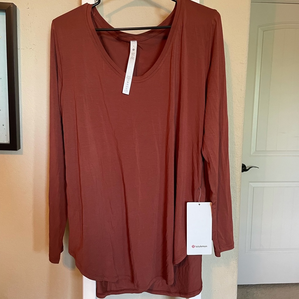 Brand new LULULEMON workout top!